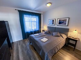 Bakki Hostel and Apartments