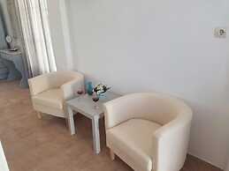 Eleana Studios