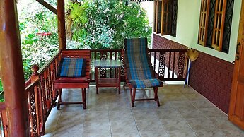Aliyah Garden House