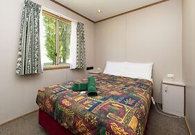 Rainbow Pines Tourist Caravan Park