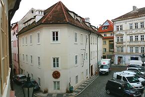 Hotel At the White Lily