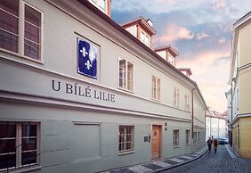 Hotel At the White Lily