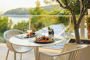 Gava Waterman Milna Resort
