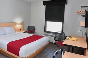 City Express by Marriott Celaya Galerias