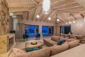 Avra Luxury Villa