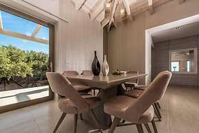 Avra Luxury Villa