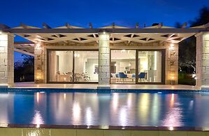 Avra Luxury Villa