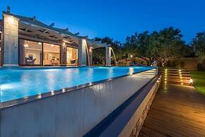 Avra Luxury Villa