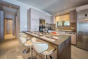 Avra Luxury Villa