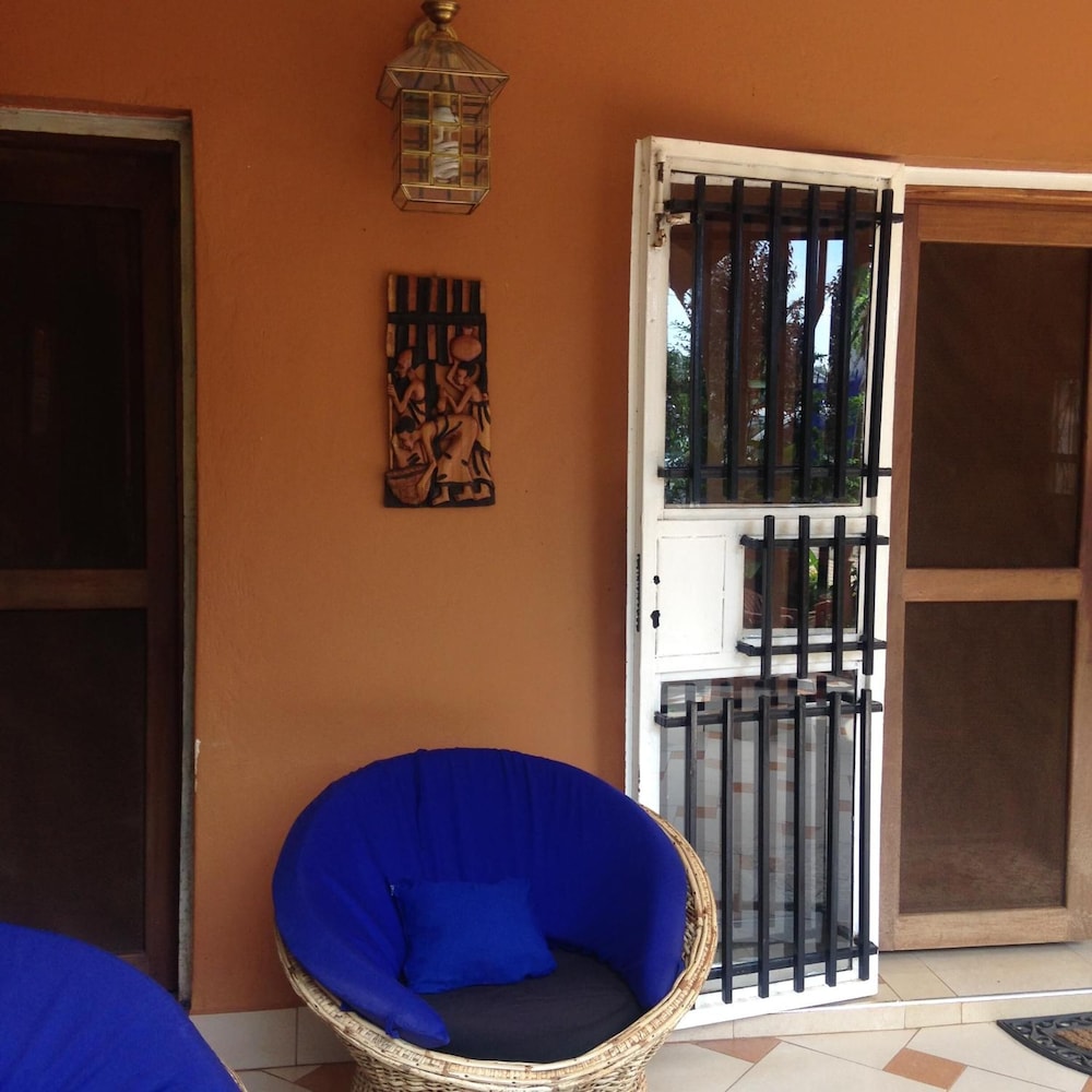 J Residence Motel Entebbe