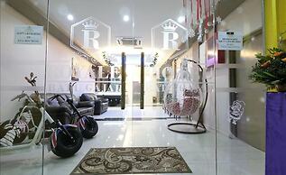 Royale Hotel