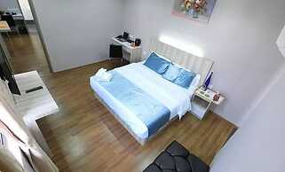Royale Hotel