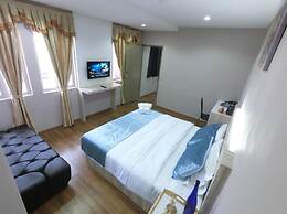 Royale Hotel