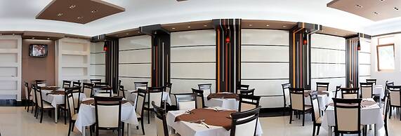 Hotel Vemara Club