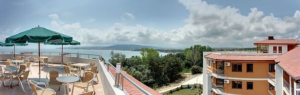 Hotel Vemara Club