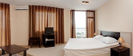 Hotel Vemara Club