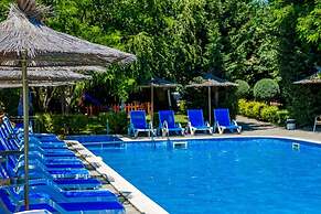 Hotel Vemara Club