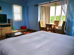 23.5 Blue B & B
