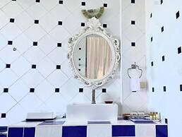 23.5 Blue B & B