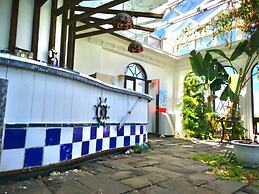 23.5 Blue B & B