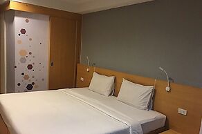 Ingnaam Hotel