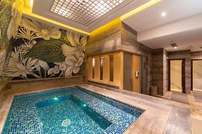 The Lapis Hotel