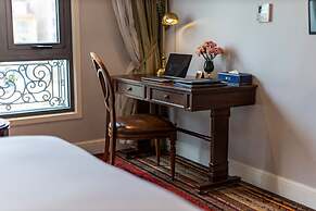 The Lapis Hotel