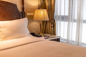 The Lapis Hotel