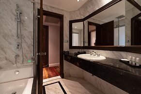 The Lapis Hotel