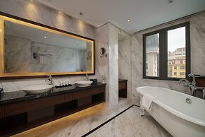 The Lapis Hotel