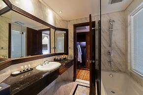 The Lapis Hotel