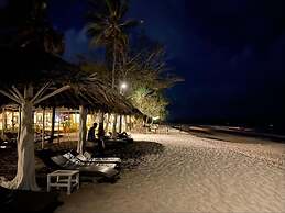 Bahari Dhow Beach Villas