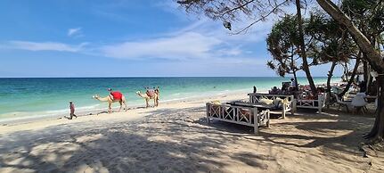 Bahari Dhow Beach Villas