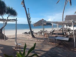 Bahari Dhow Beach Villas
