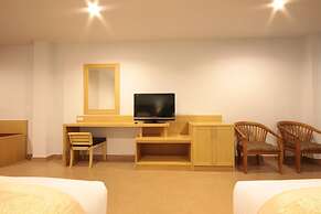Paragon Suites Resort