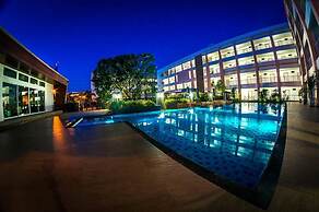 Paragon Suites Resort