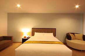 Paragon Suites Resort