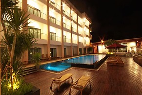 Paragon Suites Resort