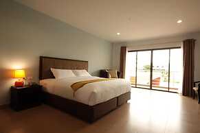 Paragon Suites Resort