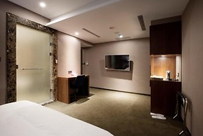 Noble Hotel