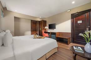 Yarra Ocean Suites Danang