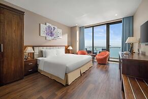 Yarra Ocean Suites Danang