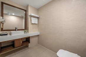 Yarra Ocean Suites Danang
