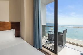 Yarra Ocean Suites Danang