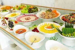 Yarra Ocean Suites Danang
