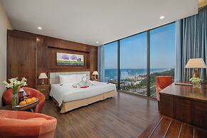 Yarra Ocean Suites Danang