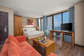 Yarra Ocean Suites Danang