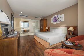 Yarra Ocean Suites Danang