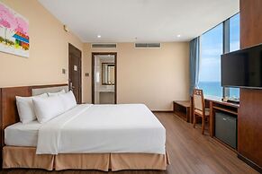 Yarra Ocean Suites Danang
