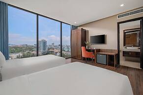 Yarra Ocean Suites Danang